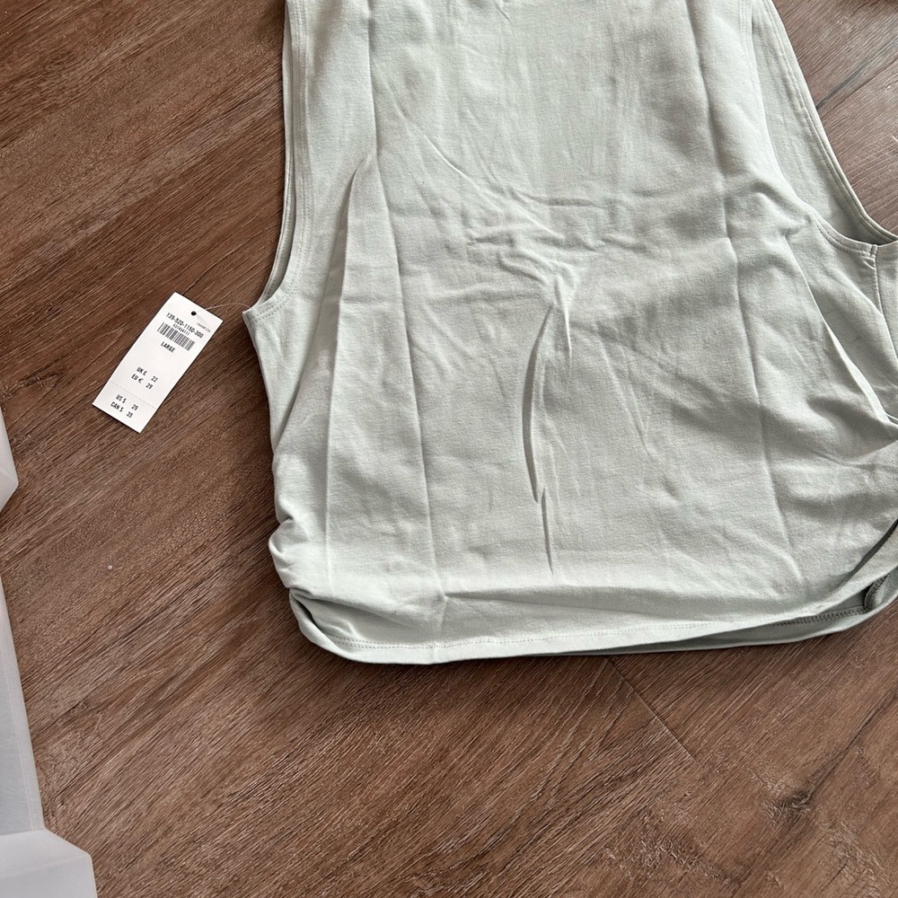 NWT Light Gray Sleeveless Top - Picture 2 of 2
